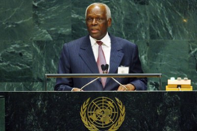 José Eduardo dos Santos, Président de la République d'Angola.