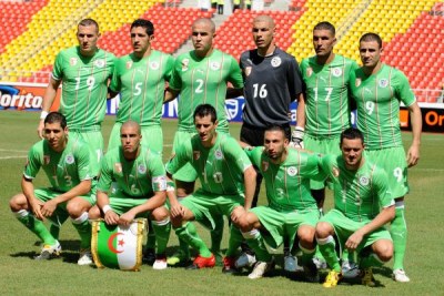 Équipe d'Algérie durant  la Coupe d'Afrique des Nations au Stade Novembre 11 à Luanda, en Angola .