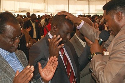 Bishop Kiogora Magambo of Jesus House of Praise prays for Deputy President William Ruto (file photo).