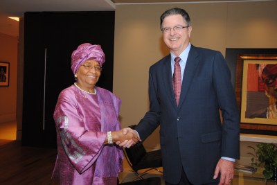 President Ellen Johnson Sirleaf with Chevron CEO John Watson