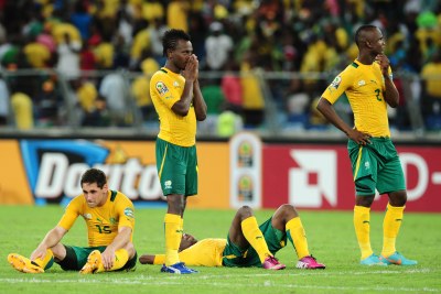 (Photo d'archives) - Des joueurs sud-africains après leur élimination lors de la dernière CAN à domicile