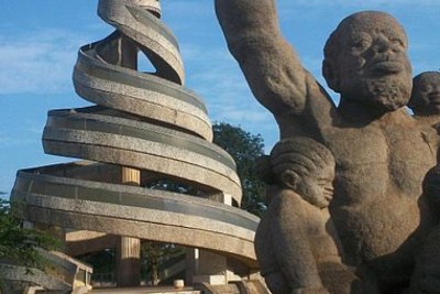 Monument de la réunification du Cameroun, construit au début des années 1970.
