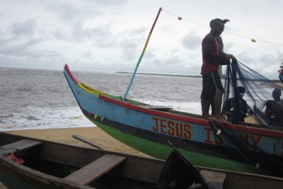 Fishermen at Banjor's beach.