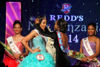 Sitti Mtemvu crowned the Miss Tanzania 2014