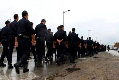 Marche de policiers à Alger