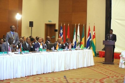 Session extraordinaire de la conférence des Chefs d'Etat et de gouvernement de la CEDEAO  (novembre 2014)
