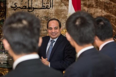 Le Président égyptien Abdel Fattah al-Sisi en arrière plan