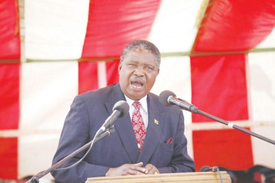 Zimbabwe vice-president Phelekezela Mphoko (file photo).