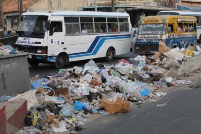 Dakar, la guerre de l'ordure