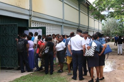 Voting this morning at the English River special station on the main island of Mahe. (Rassin Vannier, Seychelles News Agency).