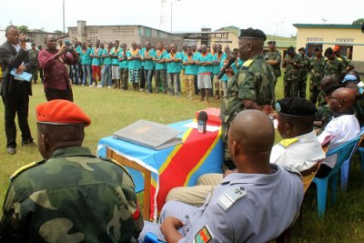 La cérémonie de libération des prisonniers militaires ayant bénéficié de la grâce présidentielle le 03/12/2013 à Kinshasa. Radio Okapi/Ph. John Bompengo