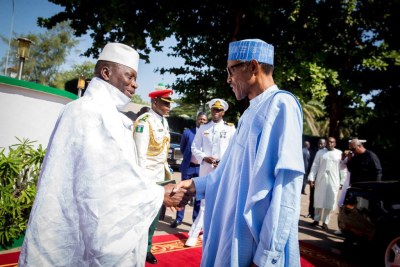 Le président nigérian Mouhamed Buhari (en bleu) est-il derrière cette proposition du parlement nigérian visant à accorder une asile politique à Yaya Jammeh?