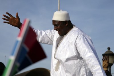 Adama Barrow accueilli en liesse à Banjul