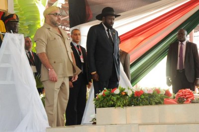 Le roi du Maroc, Mohammed VI, avec le président du Soudan du Sud, Salva Kiir, à Juba, le 2 février 2017.