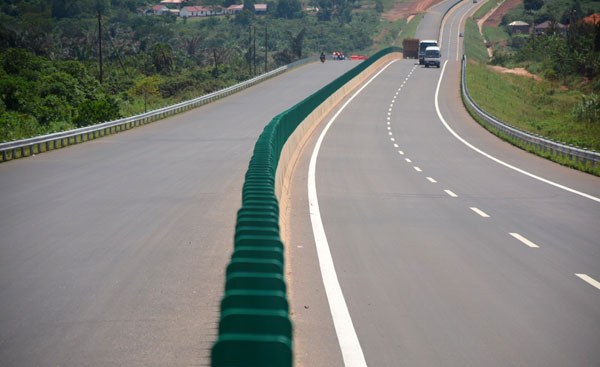 Uganda: Govt, AfDB Sign $229m Kampala-Jinja Expressway Deal Uganda: Govt, AfDB Sign $229m Kampala-Jinja Expressway Deal