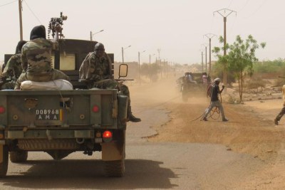 Mali military patrol in Gao (file photo).