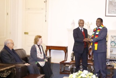 Former U.N. secretary general Kofi Annan with President Emmerson Mnangagwa at the State House in Harare while fellow members of “The Elders” group Mary Robinson, the former president of Ireland, and Lakhdar Brahimi, an Algerian career diplomat look on.
