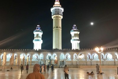 La grande mosquée de la ville sainte des Mourides, Touba, prête pour le Grand Magal qui se tient jeudi 17 octobre.