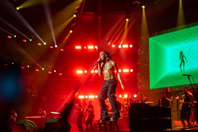 Nigerian afro-fusion mega singer, dancer and songwriter Burna boy thrilled thousands of fans at the DStv Delicious International Food and Music Festival event at Kyalami Grand Prix Circuit in Johannesburg, South Africa.