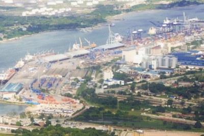 Une vue aérienne du port de Dar es Salaam, le 16 mai 2016.