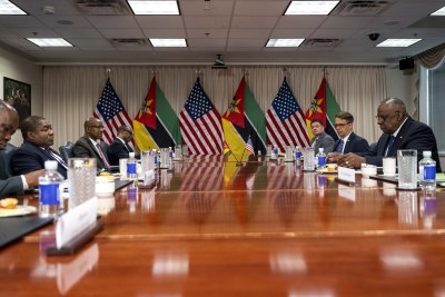Secretary of Defense Lloyd J. Austin III and Mozambique’s President Filipe Nyusi meet at the Pentagon, Sept. 22, 2023.